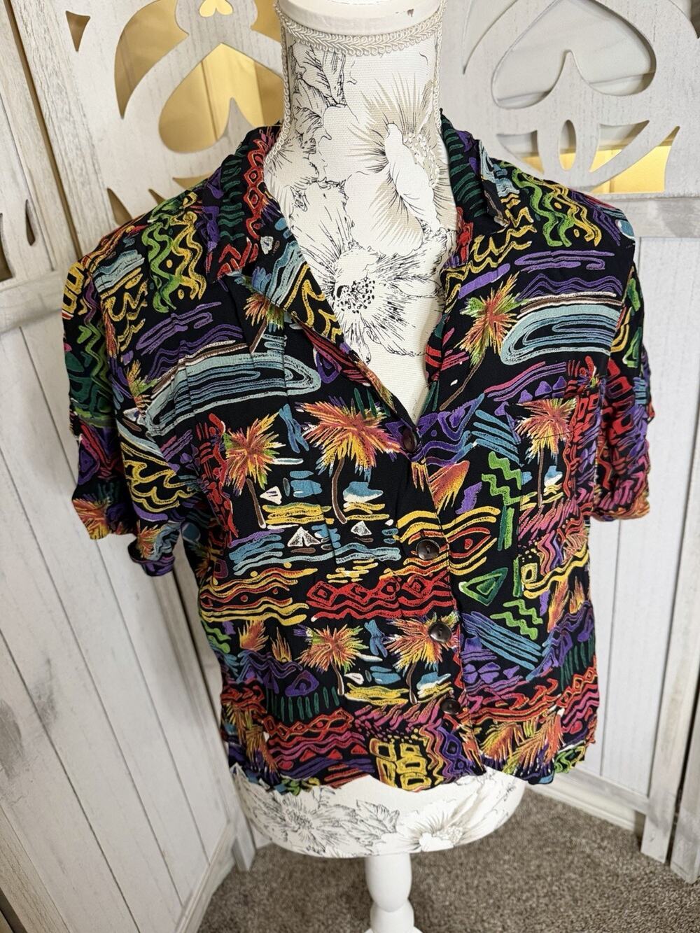 VTG Chicos Womens Artsy Colorful Top Size 1 (Medium) Travel Vacation Eclectic